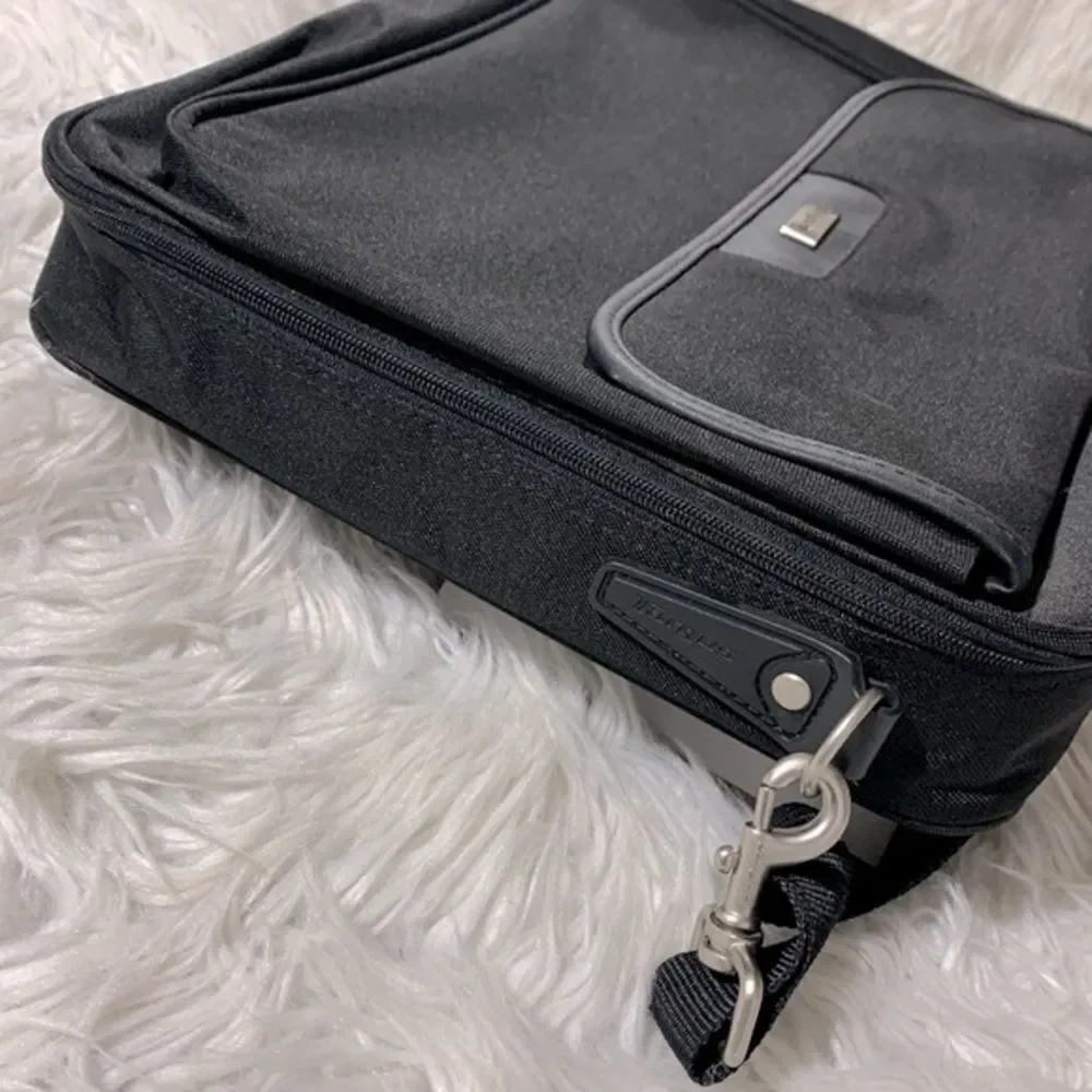 🟢3 for $20 TARGUS computer case w compartments zip closure top handle adj strap